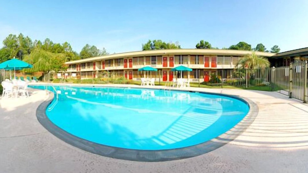 Americus Hotel | Quality Inn Americus