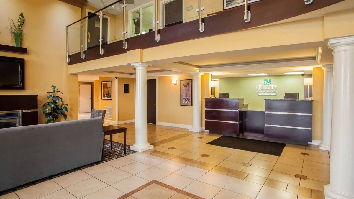 St. Charles Hotel | Quality Inn and Suites St Charles - West Chicago