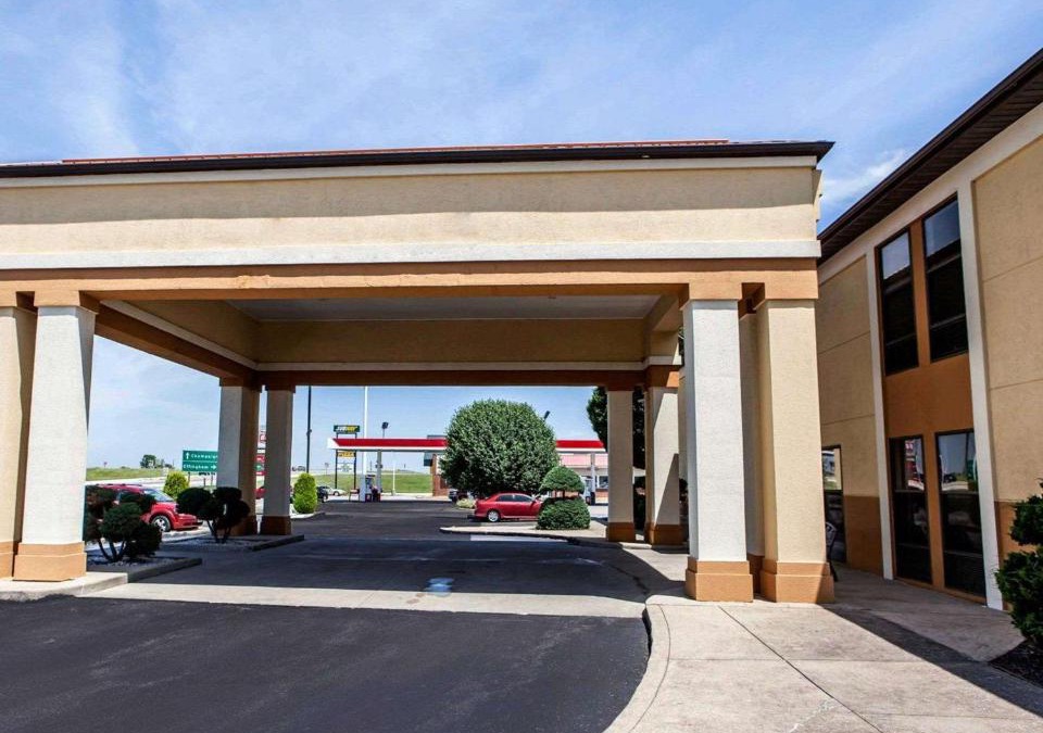 Arcola Hotel | Quality Inn Arcola
