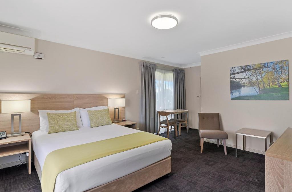East Wagga Wagga Hotel | Quality Inn Carriage House