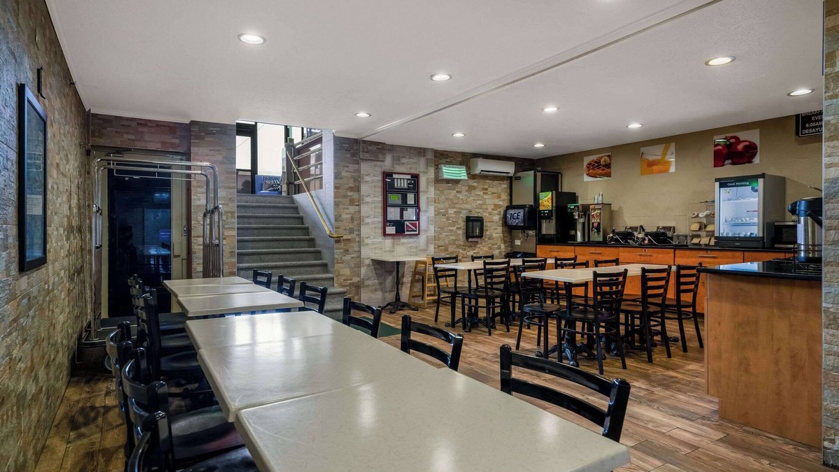 Rochdale Hotel | Quality Inn JFK Airport Rockaway Blvd