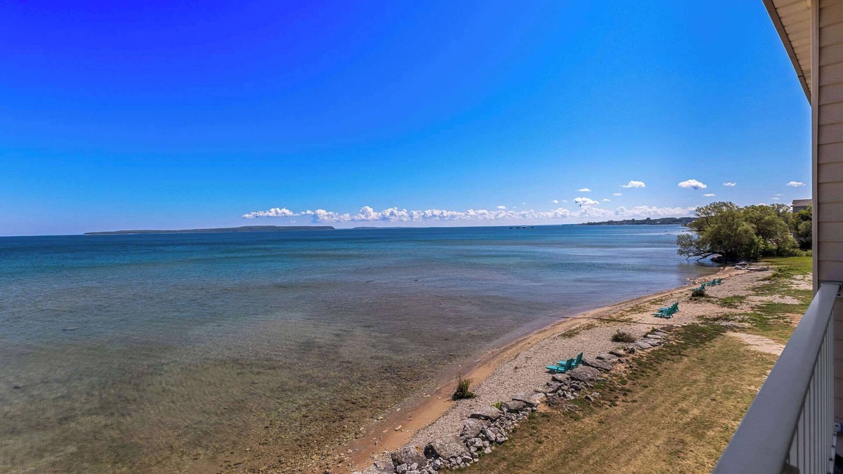 St Ignace Hotel | Quality Inn Lakefront