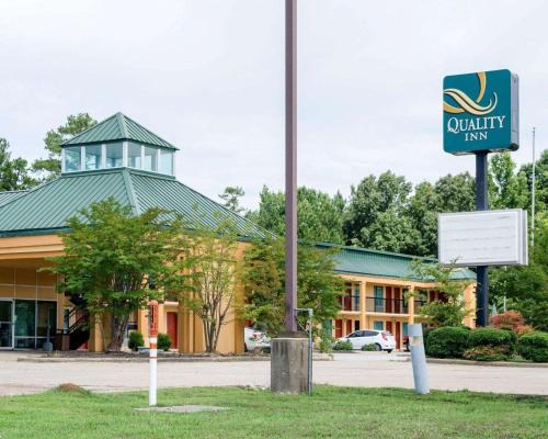 Louisville Hotel | Quality Inn Louisville MS