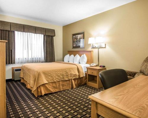Mauston Hotel | Quality Inn Mauston I-90