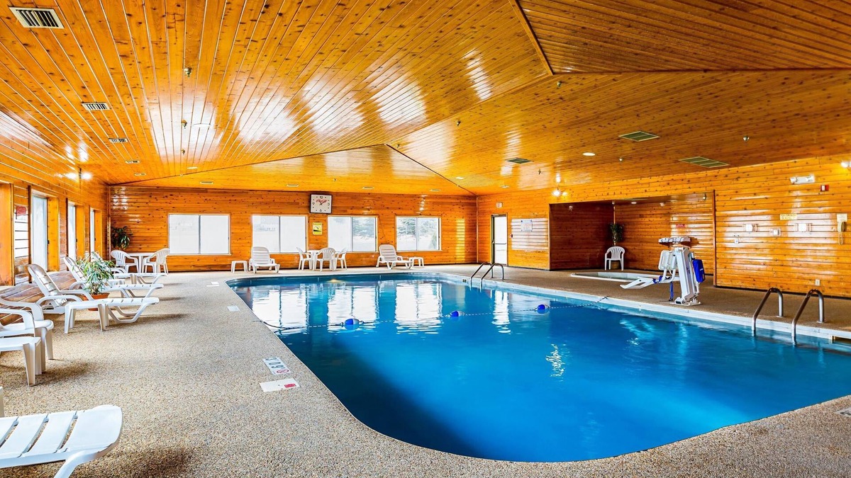 Mitchell Hotel | Quality Inn Mitchell I-90