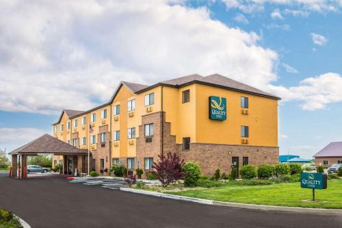 Peru Hotel | Quality Inn Peru near Starved Rock State Park
