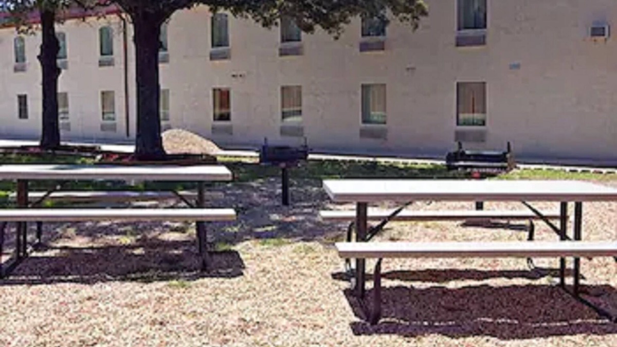 Rockdale Hotel | Quality Inn Rockdale