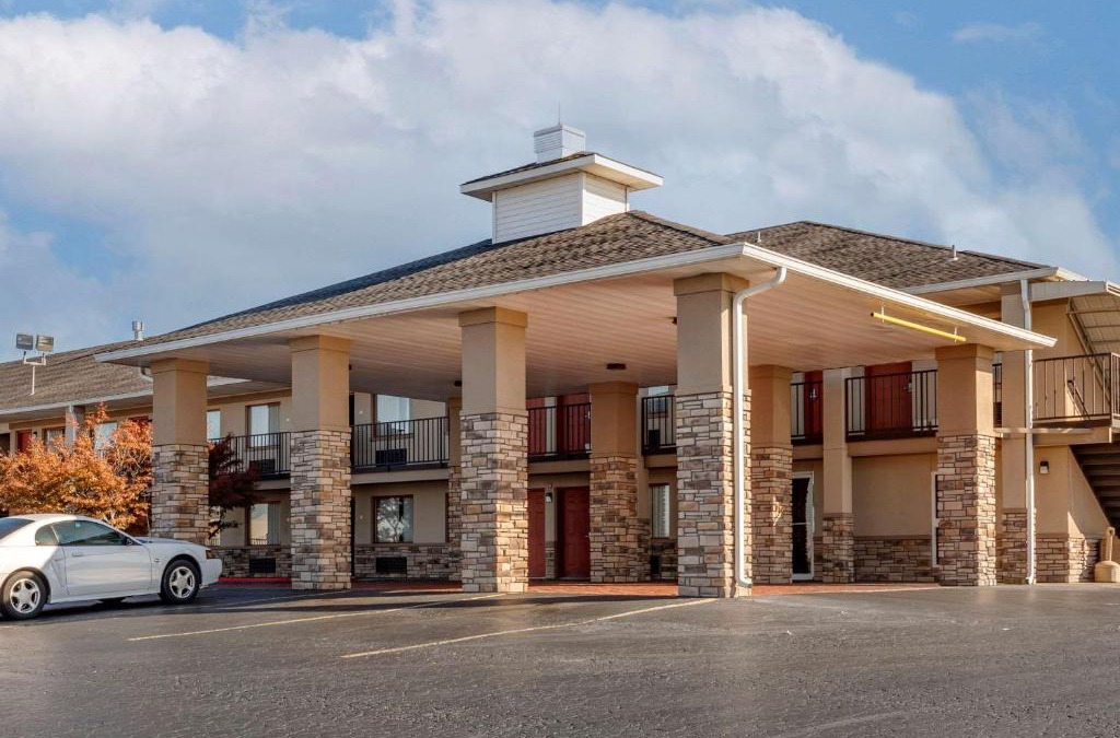 Russellville Hotel | Quality Inn Russellville I-40