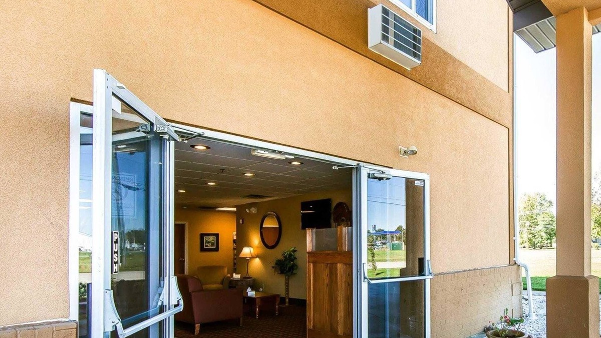 Seaman Hotel | Quality Inn Seaman