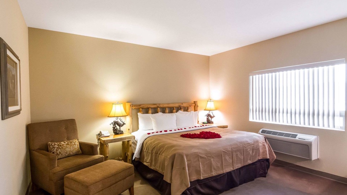 Selah Hotel | Quality Inn Selah North Park