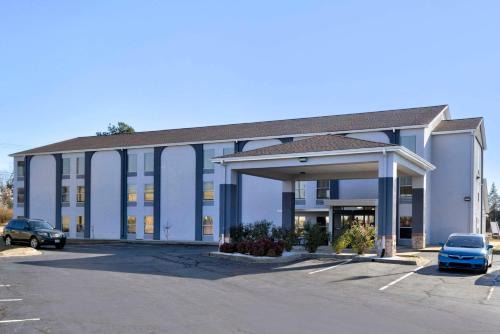 Arcadia Hotel | Quality Inn Spartanburg Northwest