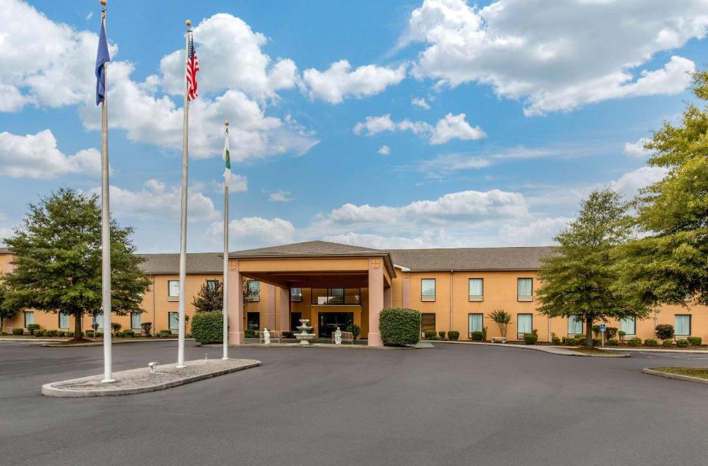 Benton Hotel | Quality Inn & Suites Benton - Draffenville