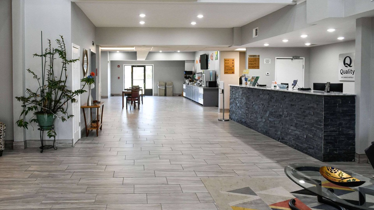 Brooks Hotel | Quality Inn & Suites Brooks Louisville South