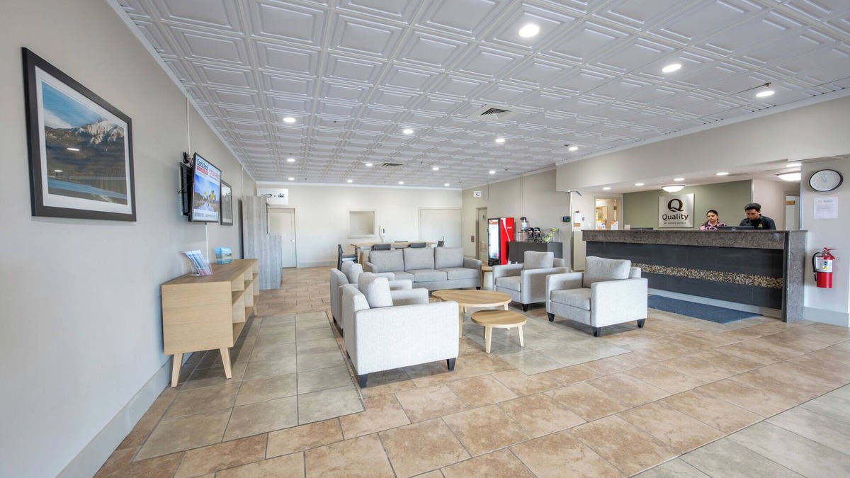Whitehorse Hotel | Quality Inn & Suites
