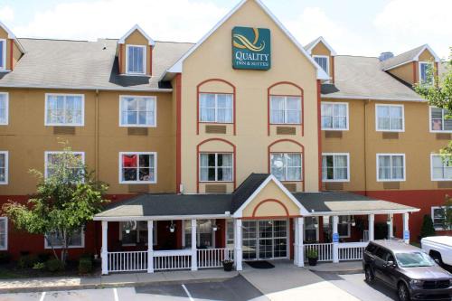 Sharonville Hotel | Quality Inn & Suites Cincinnati Sharonville