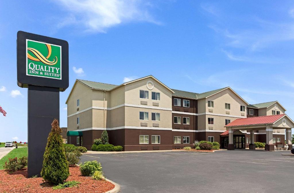 Ferdinand Hotel | Quality Inn & Suites Ferdinand