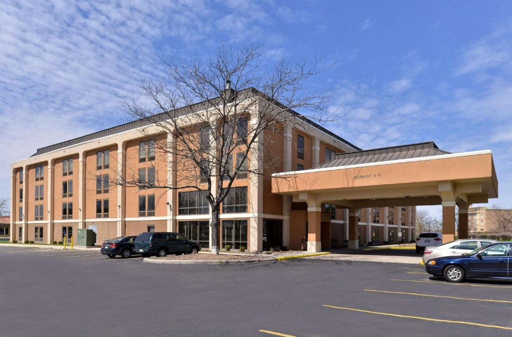 Matteson Hotel | Quality Inn & Suites Matteson near I-57