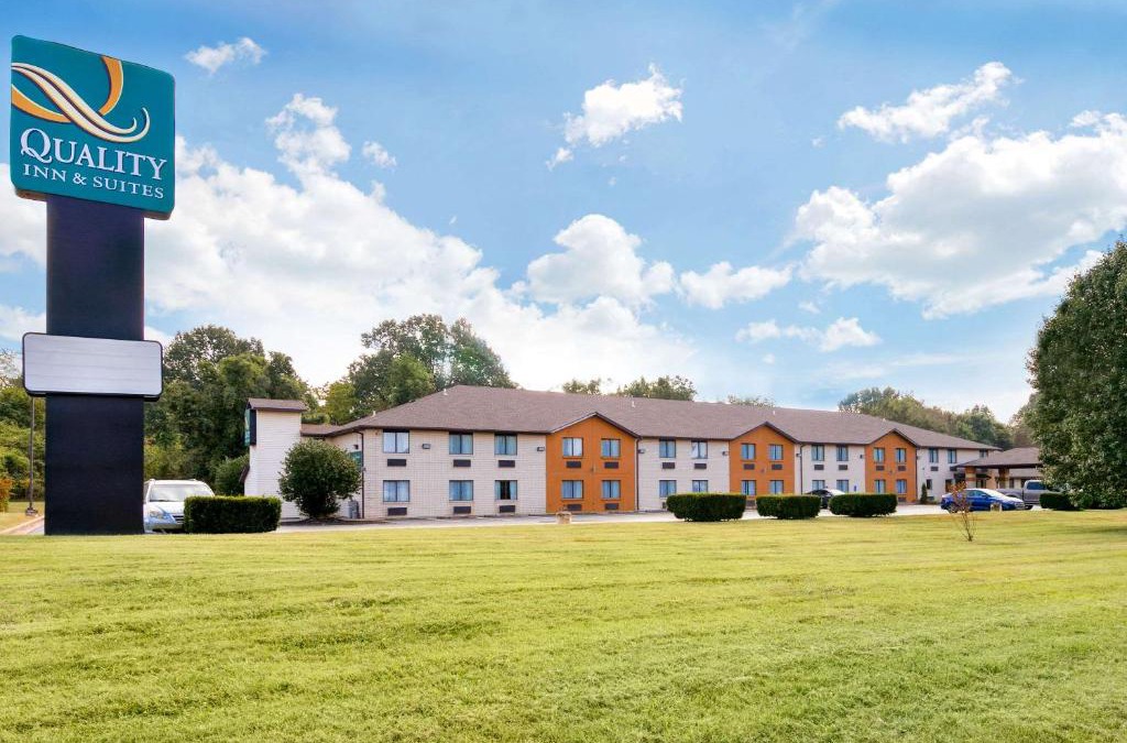 Metropolis Hotel | Quality Inn & Suites Metropolis I-24