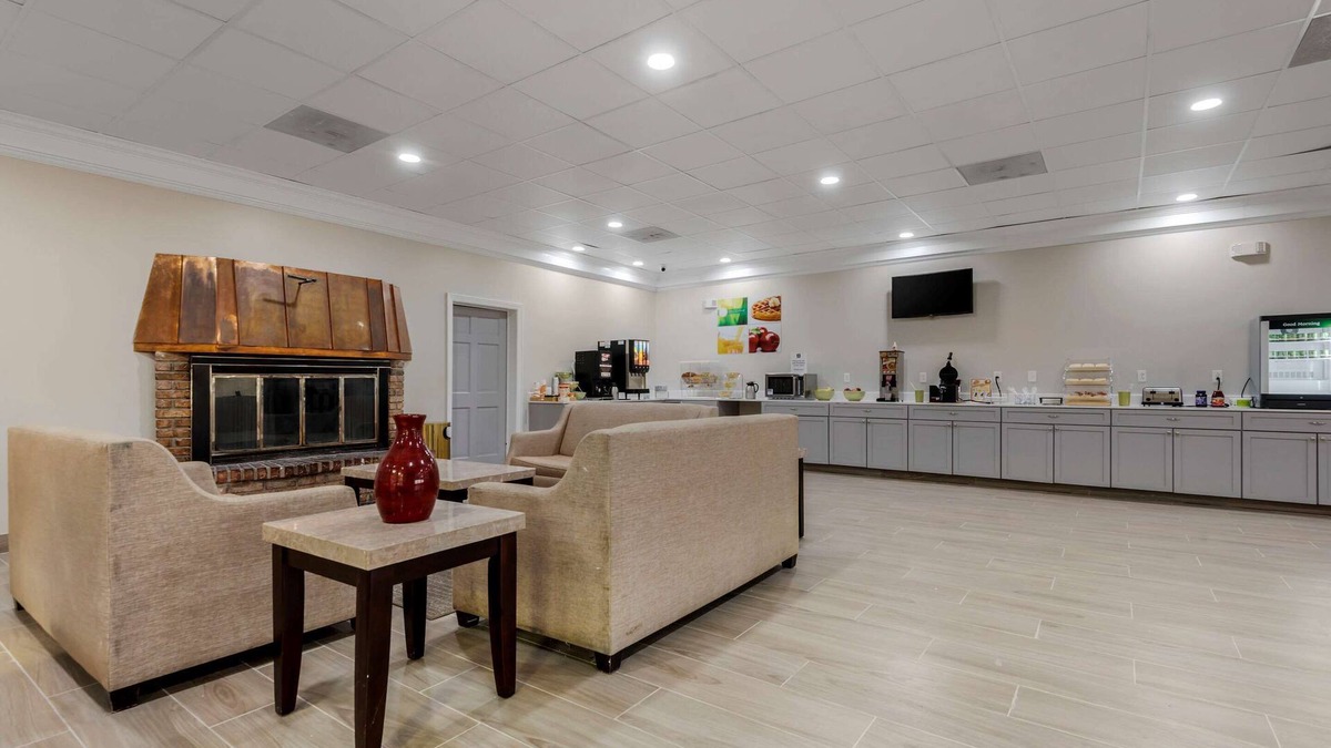 New Hartford Hotel | Quality Inn & Suites New Hartford - Utica