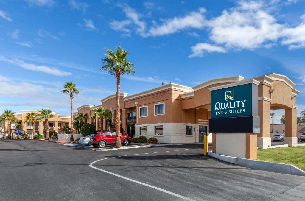 Mesa Hotel | Quality Inn & Suites near Downtown Mesa