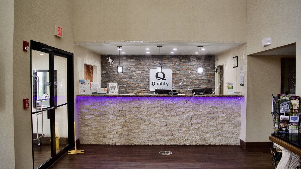 Pine Bluff Hotel | Quality Inn & Suites Pine Bluff