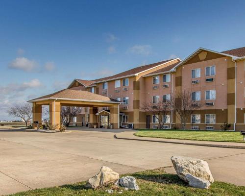Mount Pleasant Hotel | Quality Inn & Suites
