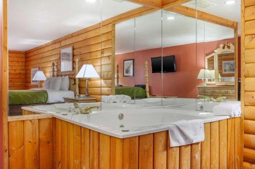Prairie Du Chien Hotel | Quality Inn & Suites Prairie Du Chien