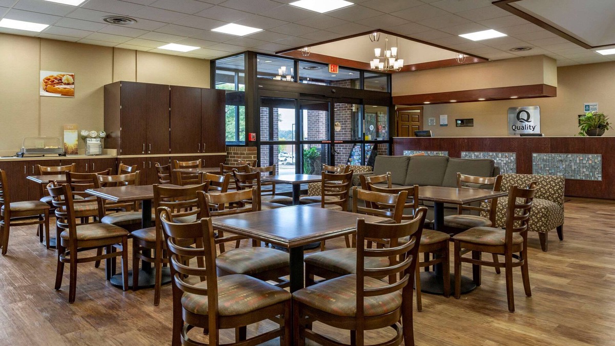 Zanesville Hotel | Quality Inn & Suites Zanesville City Center
