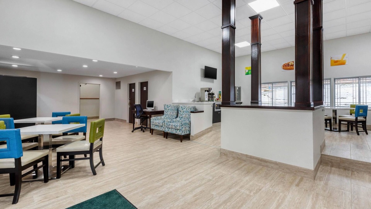 Moon Township Hotel | Quality Inn