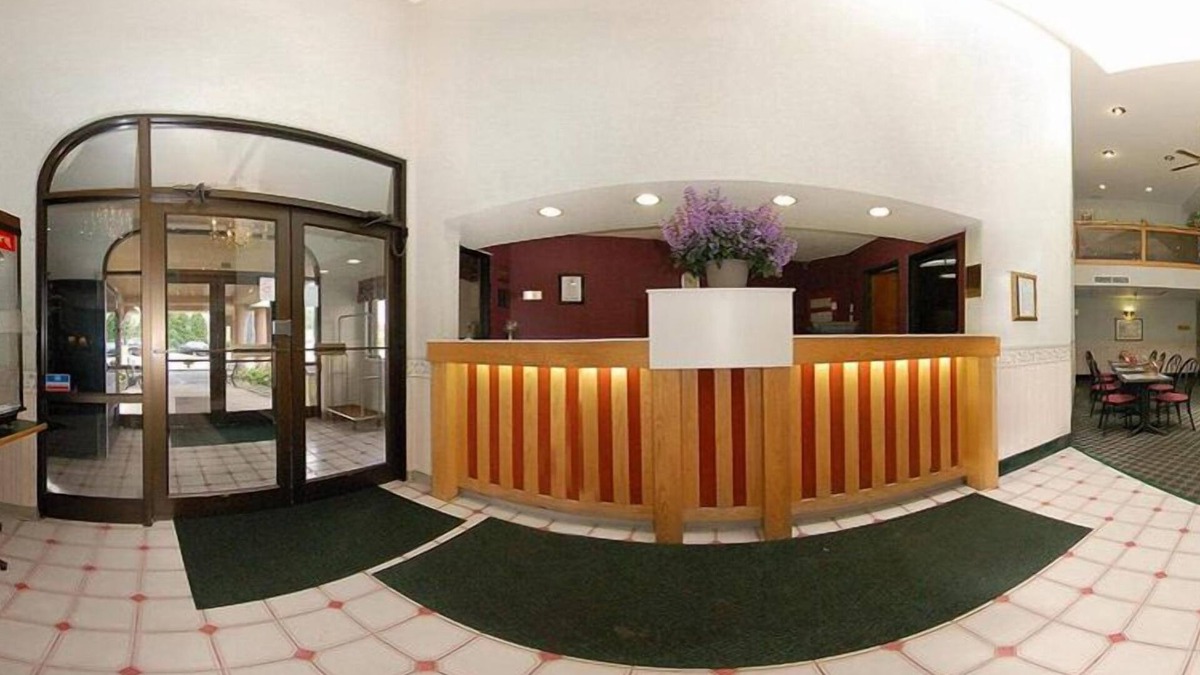 Elyria Hotel | Quality Inn