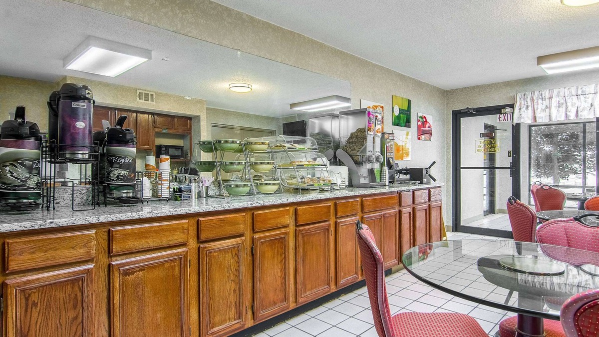 Flowery Branch Hotel | Quality Inn