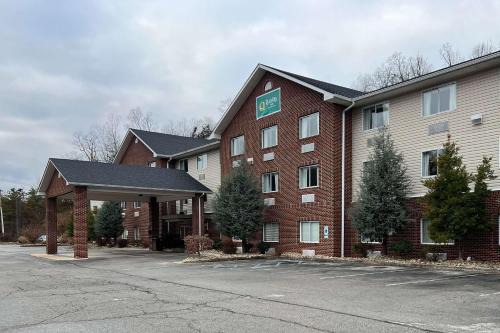 Huntington Hotel | Quality Inn