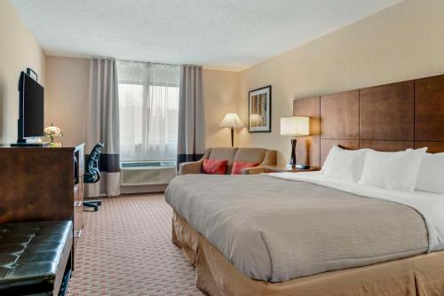 St Ignace Hotel | Quality Inn