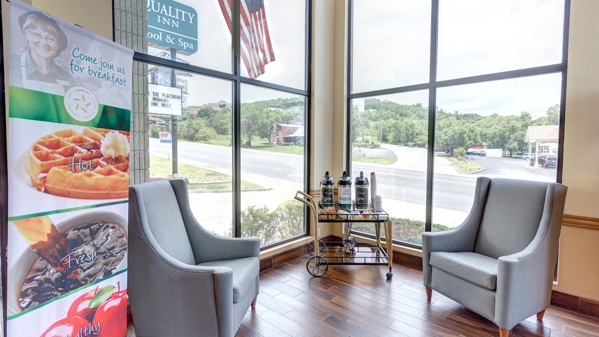 Branson Theater District Hotel | Quality Inn West