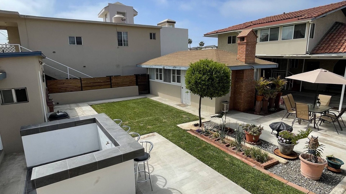 Ensenada Apartment | Quality Lodging by the Sea. Lovely full size apartment w/balcony and ocean view.