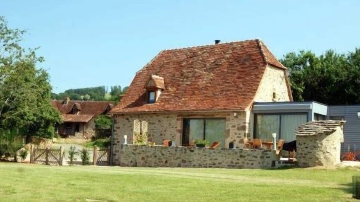 Le Bouyssou Cottage | Quality Quercy barn, near Figeac, Rocamadour, St Cirq Lapopie