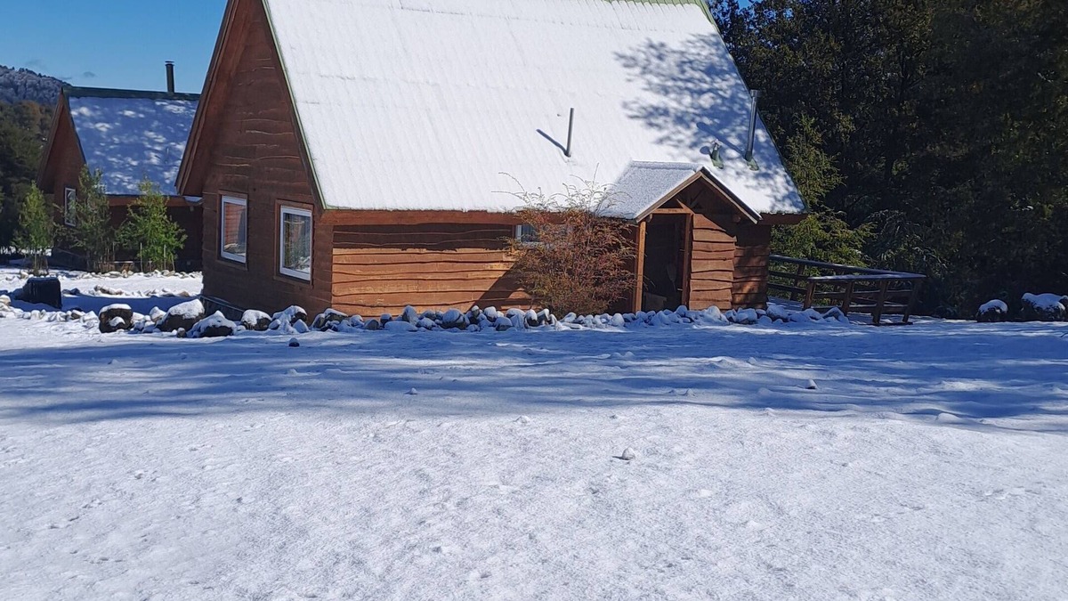 Victoria Cabin | Quality ski chalet for 4, maximum 5, persons just 9km from Corralco ski centre.