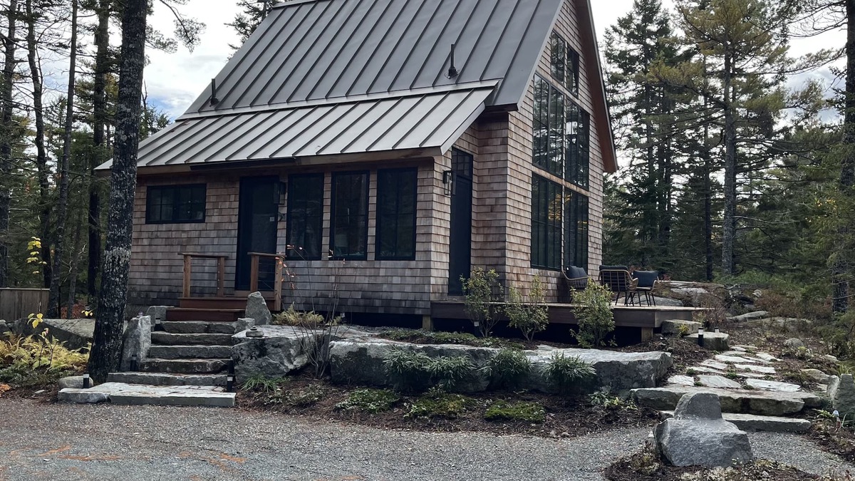 Blue Hill House | QUARRY HOUSE - PEACEFUL QUARRY-SIDE, PRIVATE, OFF-GRID