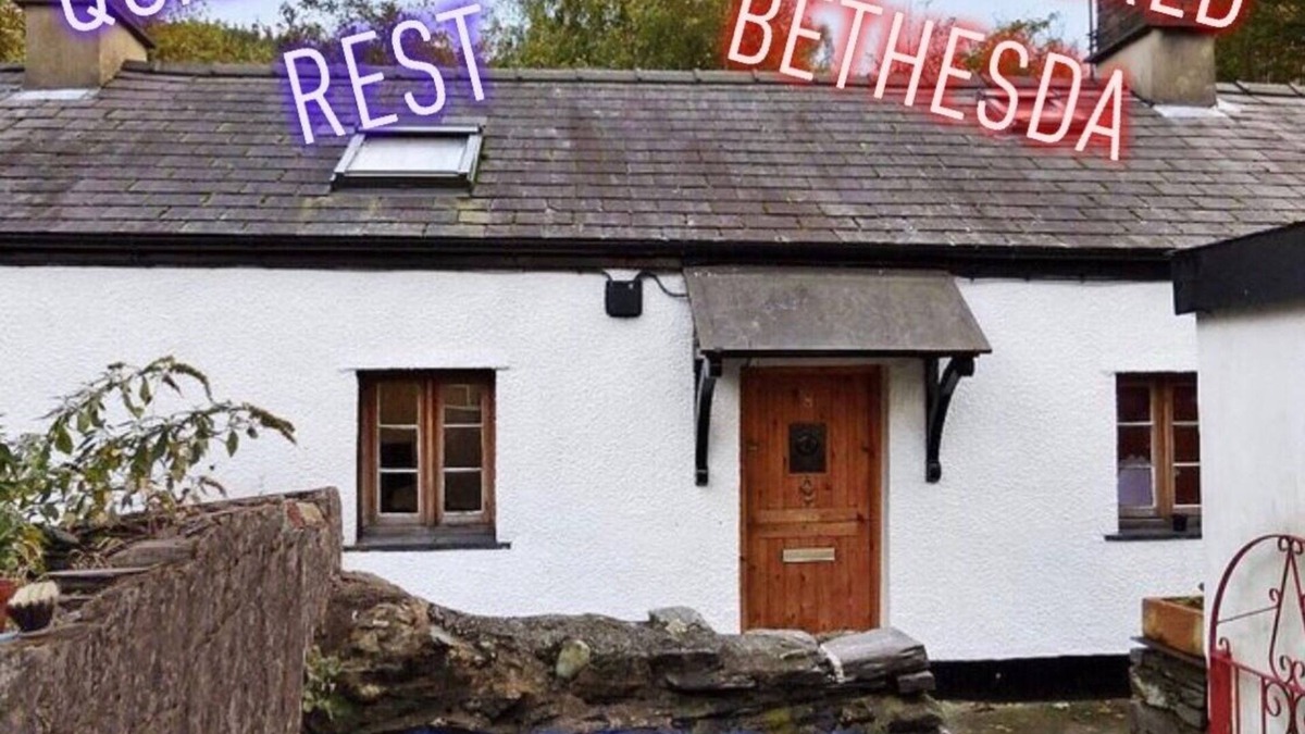 Bethesda Cottage | Quarryman's Rest Nr Zip World - A cosy cottage for 3