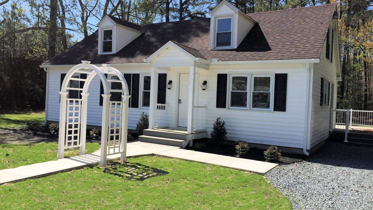 Cambridge House | Quarterdeck at Swan Cove Manor