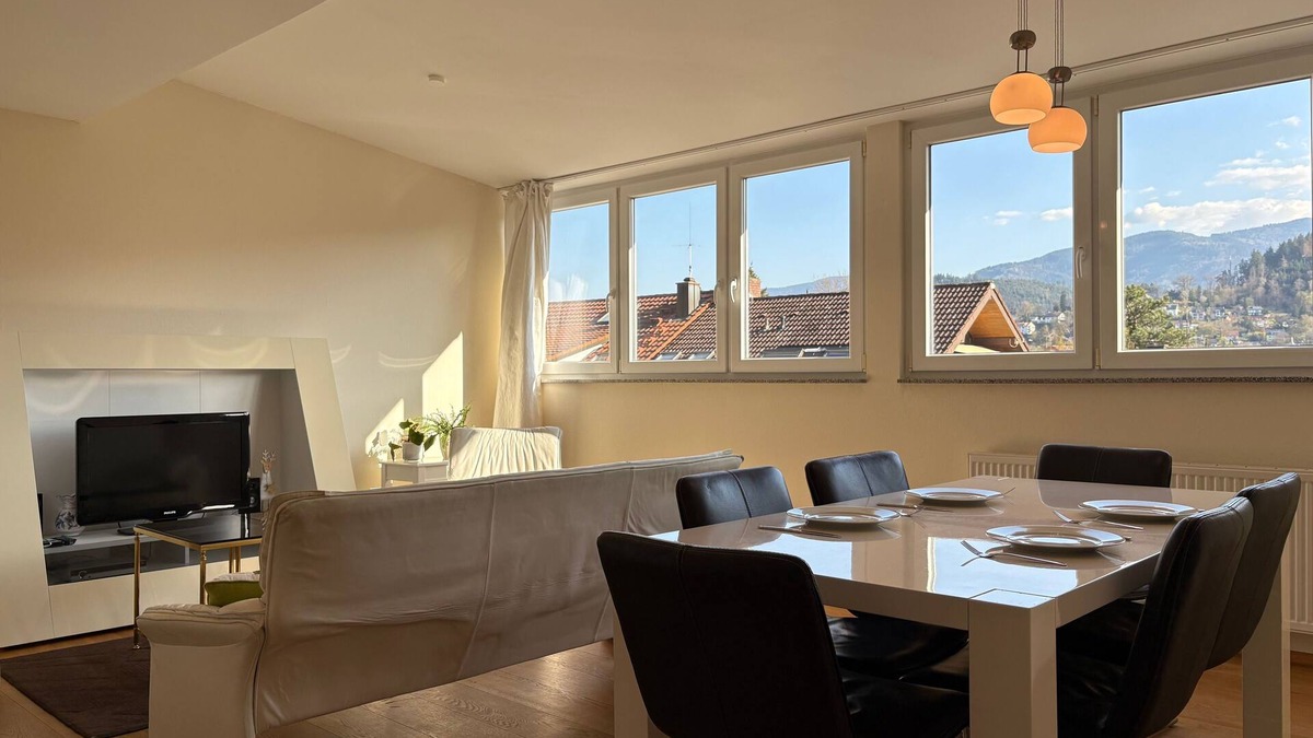 Ebnet Apartment | Quartier 1 - Holiday apartment on the right, max. 6 persons