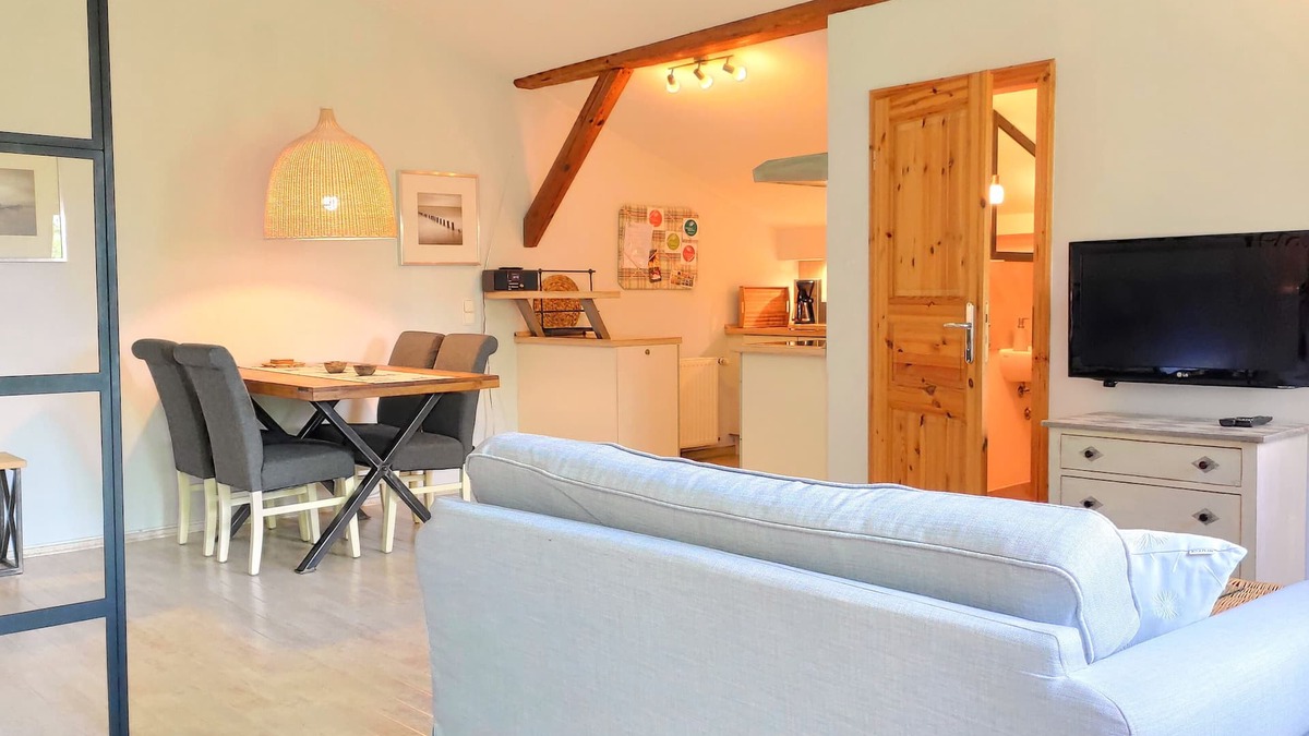 Hollenbeck Apartment | Quartier am Schmiedefeuer, apartment with lots of charm in a special atmosphere