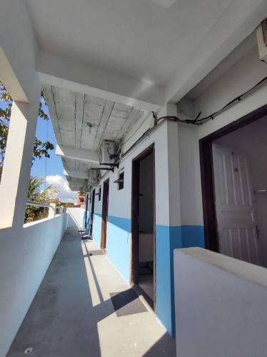 Saubara Apartment | Quarto 1 triplo café da manhã em Pousada, Praia de Cabuçu BA