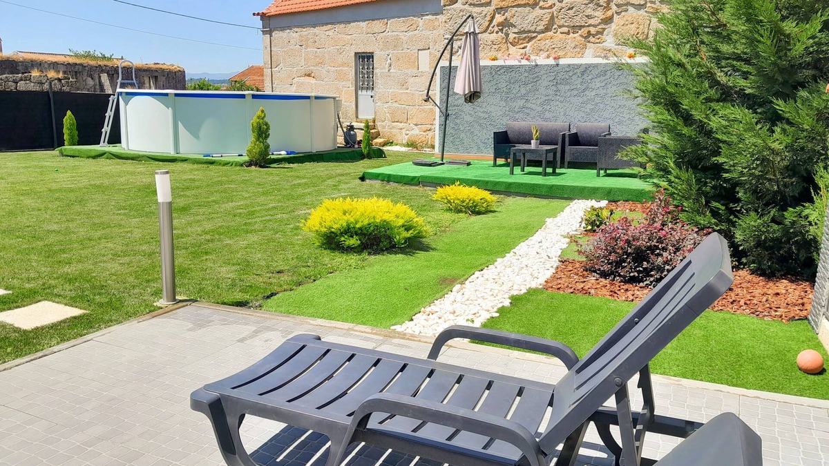 Nelas House | Quarto c/Banheira de Hidromassagem e Piscina e Jardim de uso Partilhado