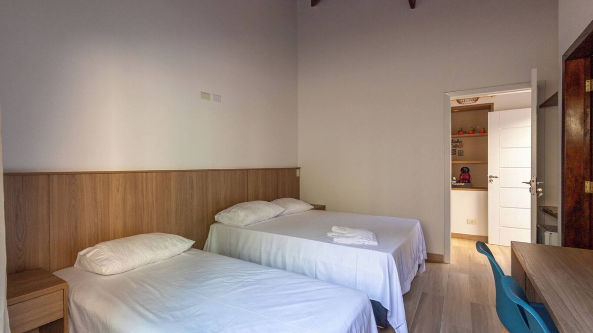 Pontal da Cruz Bed & Breakfast | Quarto com Wi-Fi, ar-condicionado e a 300m do mar