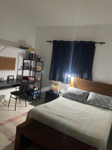 Alfenas House | Quarto para casal com banheiro individual exclusivo para o hóspede em apartamento compartilhado