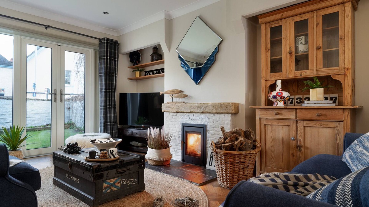 Topsham House | Quay House - Waterside, eclectic style, parking