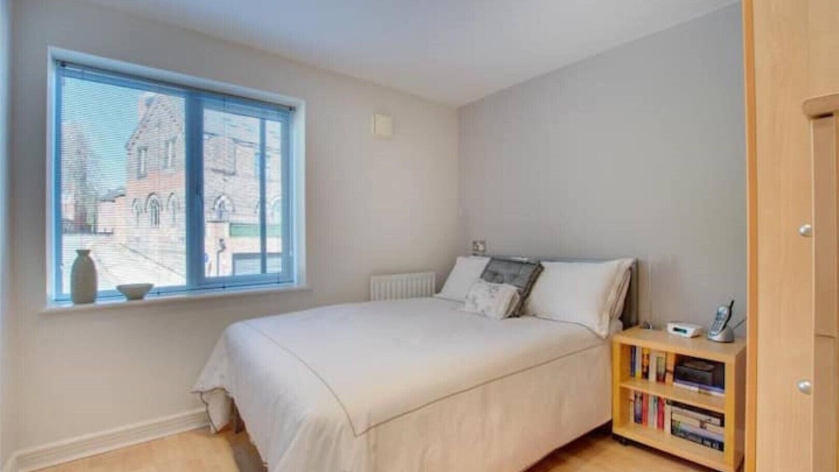 Newcastle-upon-Tyne Apartment | Quayside apartment with riverside views & parking