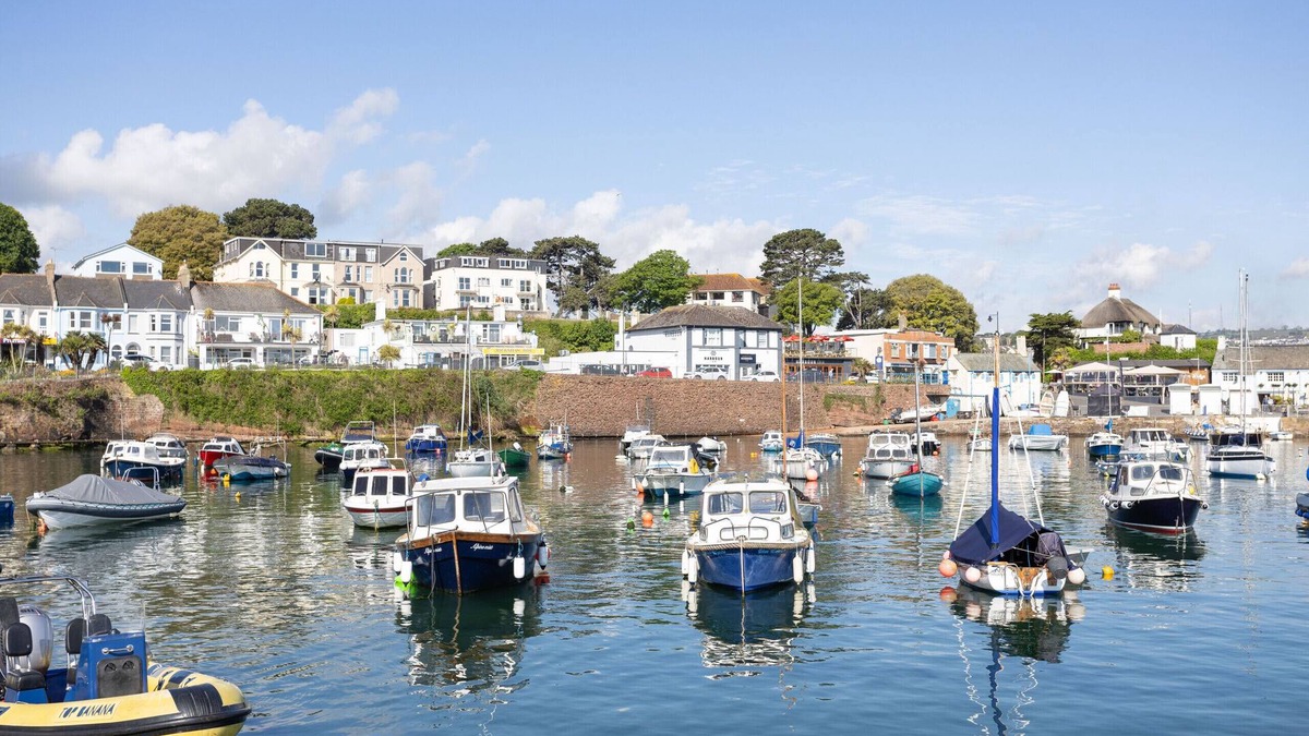 Roundham Apartment | Quayside View - Directly on Paignton Harbour