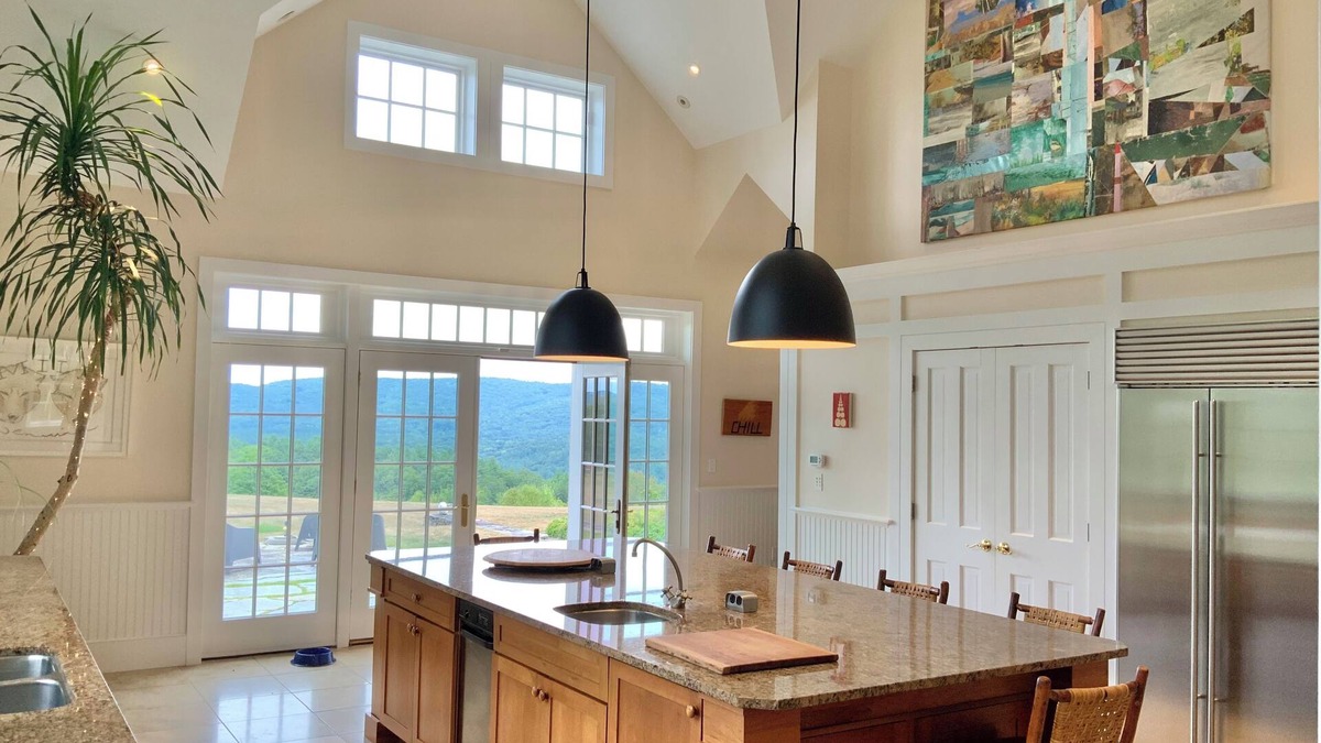 Hartland House | Quechee Mountaintop Escape: Wilderness meets sophistication .